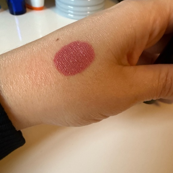Bobbi Brown Creamy Matte Lip Color in the shade True Pink. DISCONTINUED - Picture 6 of 6